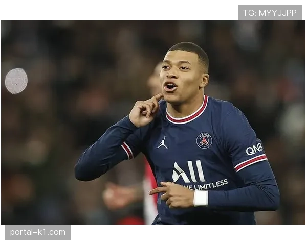 法甲第28轮，里尔球员乔纳森·戴维完成帽子戏法